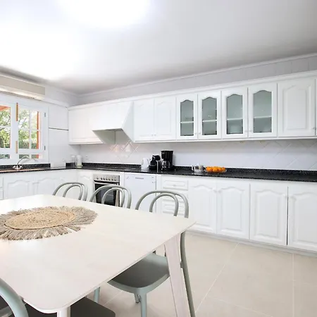 Vives - Alegre Holiday home